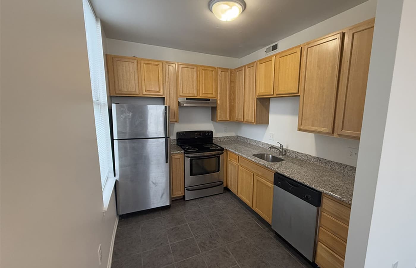 Cincinnati apartments for rent - image - large-807.jpg