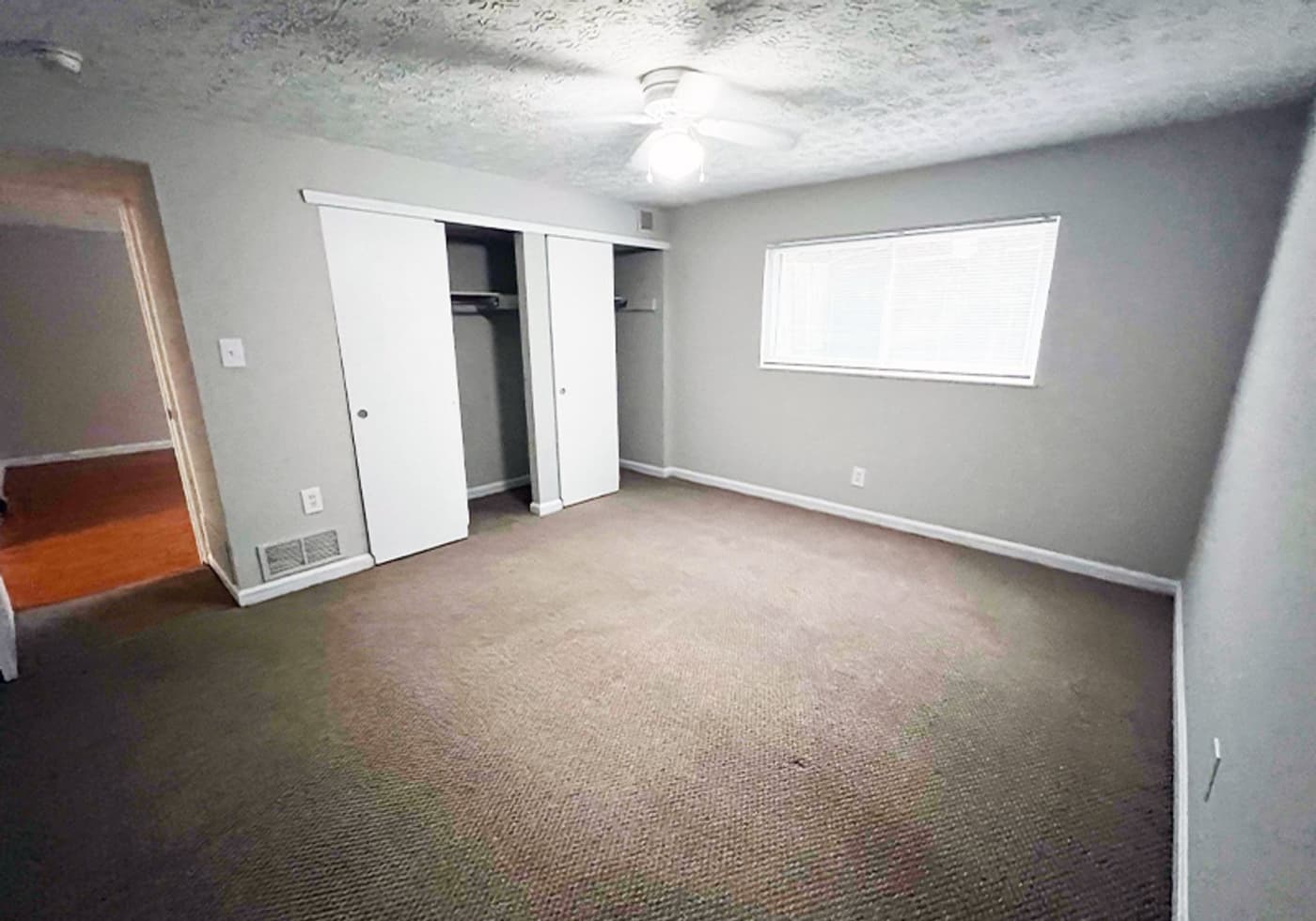 Cincinnati apartments for rent - image - large-3043.jpg