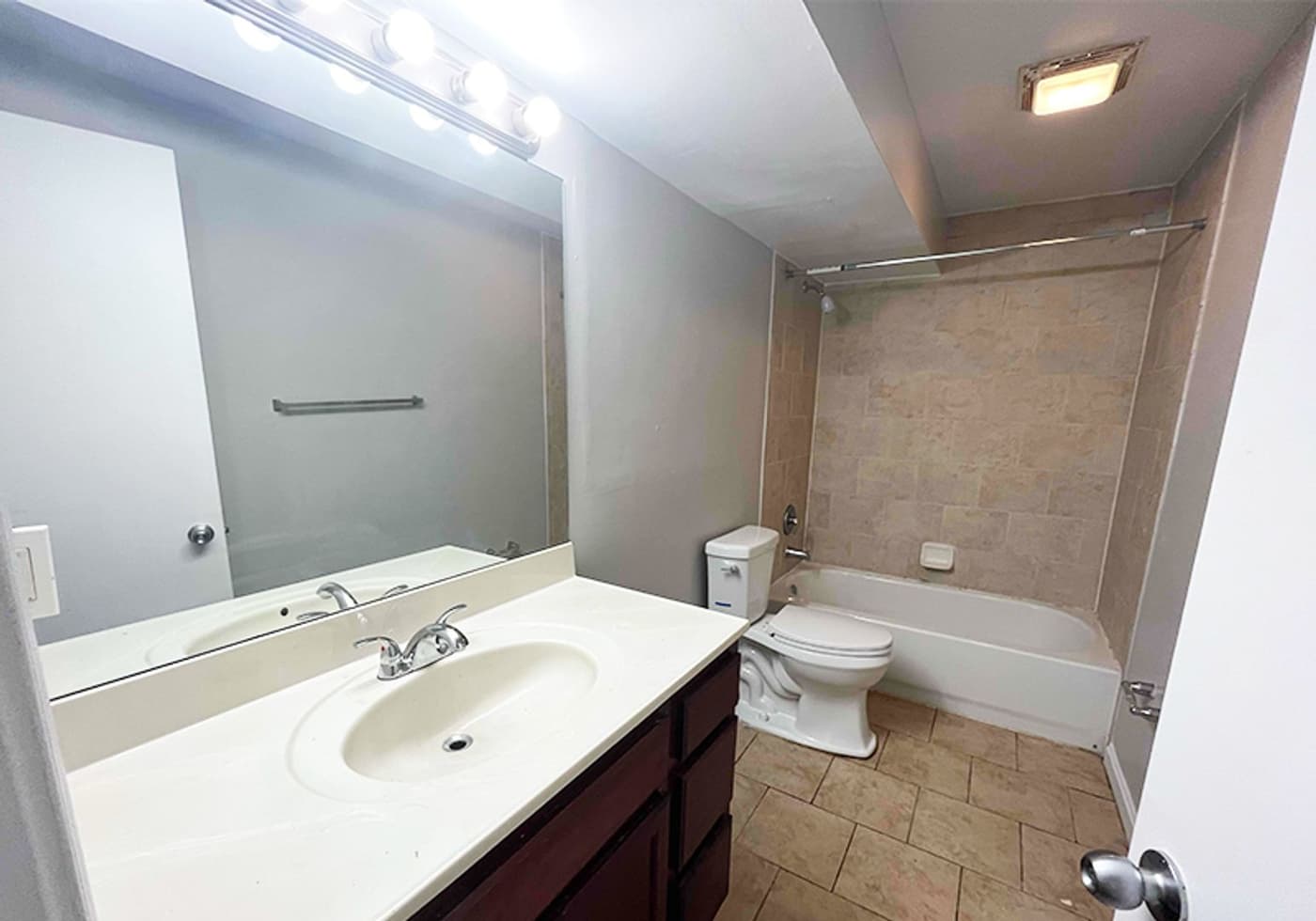 525 Lowell Avenue - Apartment - 40