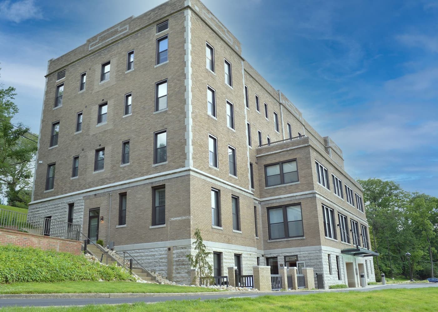 Cincinnati apartments for rent - Property image - 500 Lafayette Avenue - 1