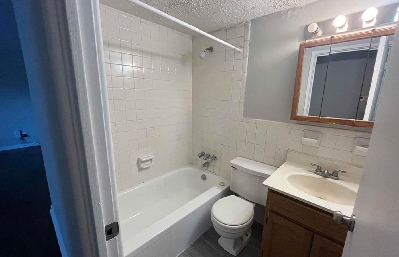 Lafayette Hills  - Apartment - 38