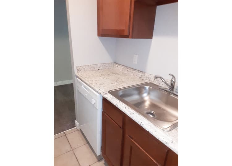 Cincinnati apartments for rent - image - large-1621.jpg