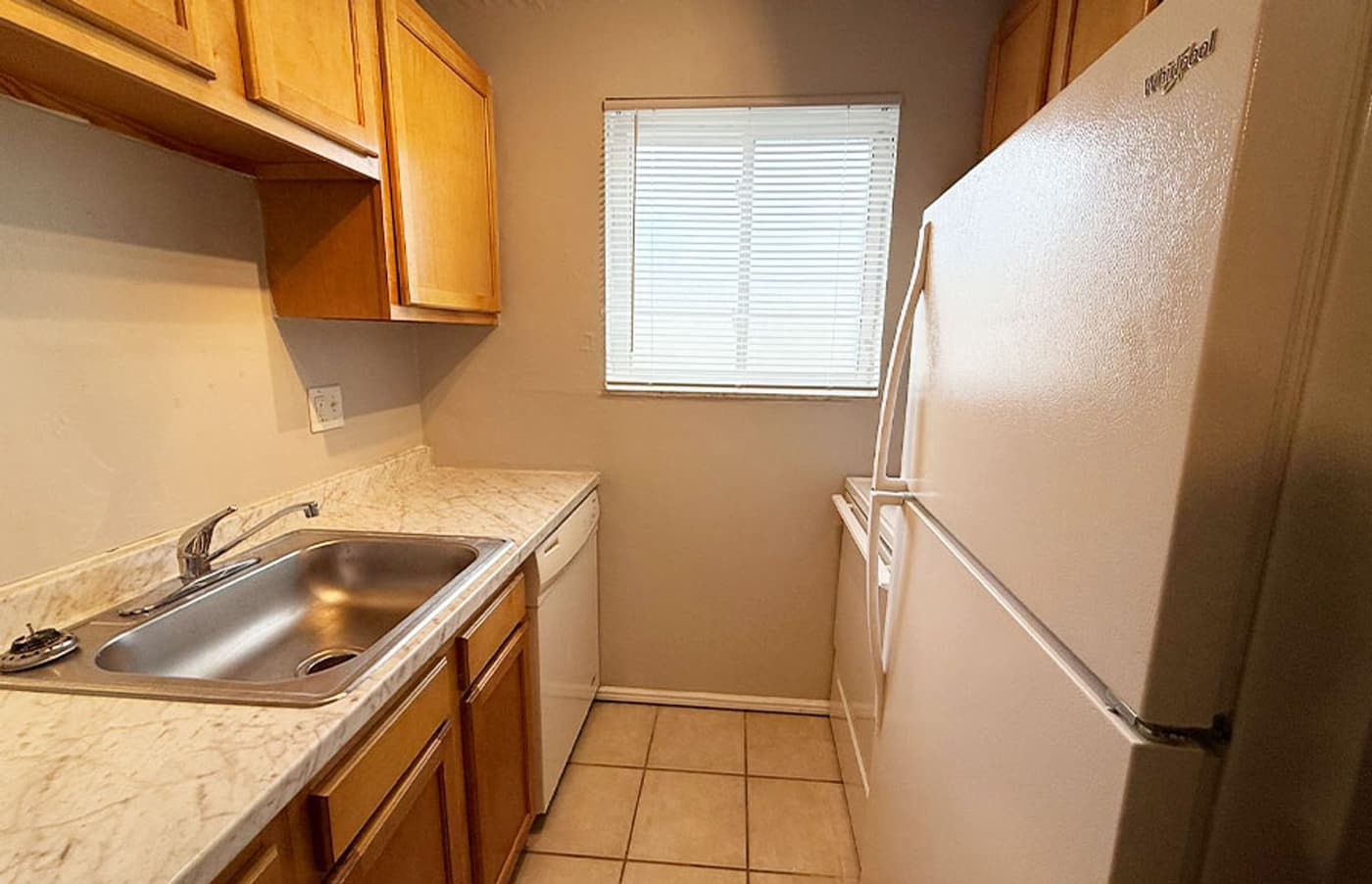 Lafayette Hills  - Apartment - 7