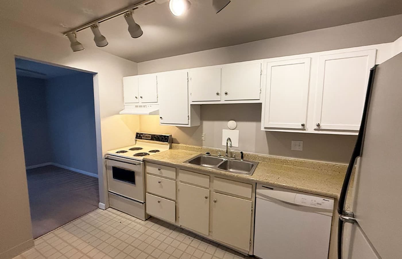 Spyglass Apartments - Apartment - 115