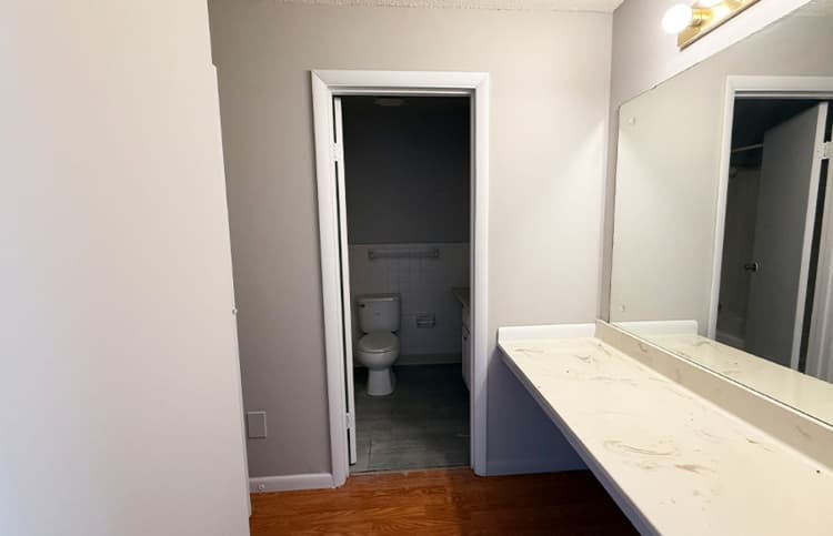 Cincinnati apartments for rent - image - large-2460.jpg