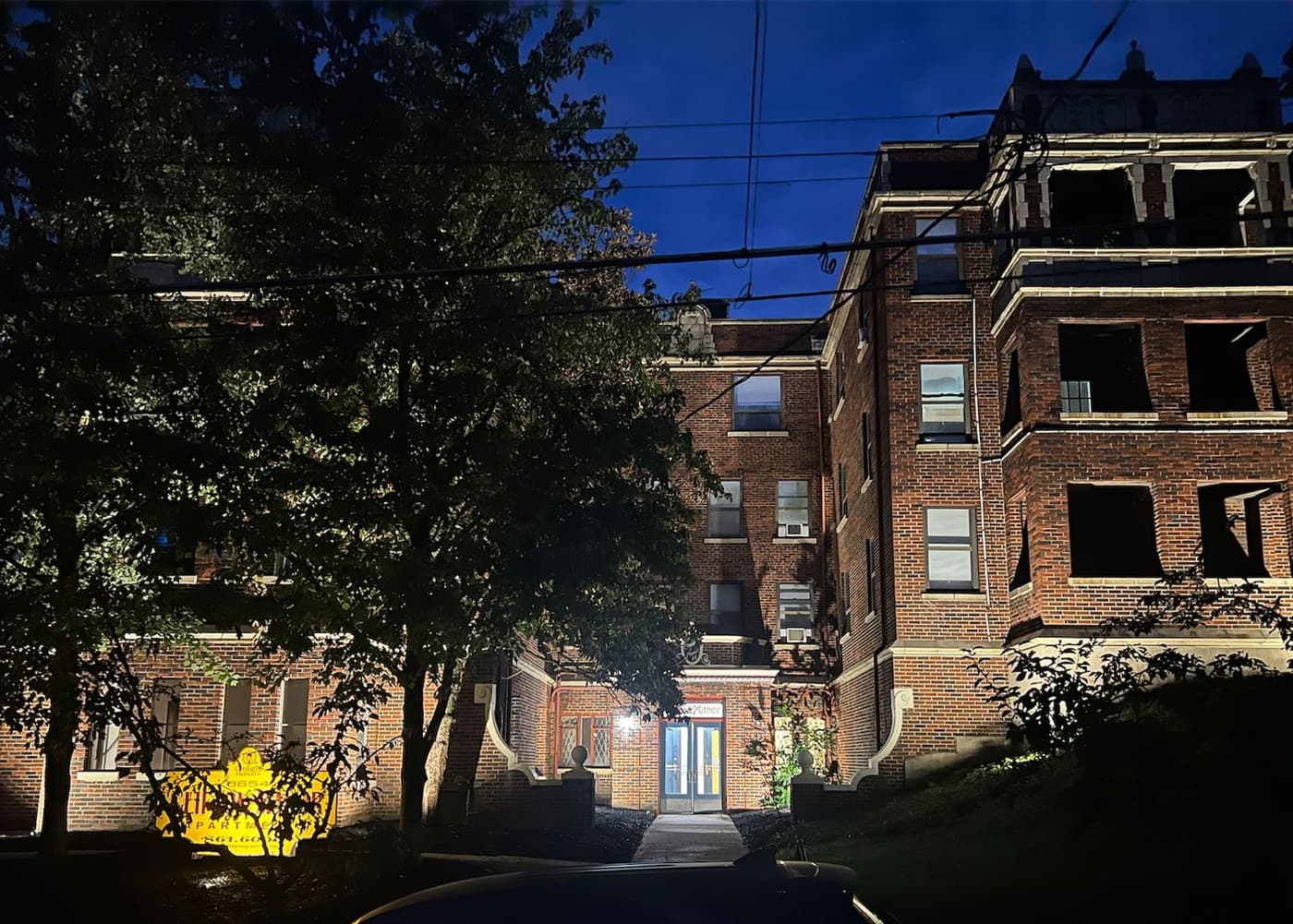 Cincinnati apartments for rent - Property image - Clifton Manor Apartments - 2
