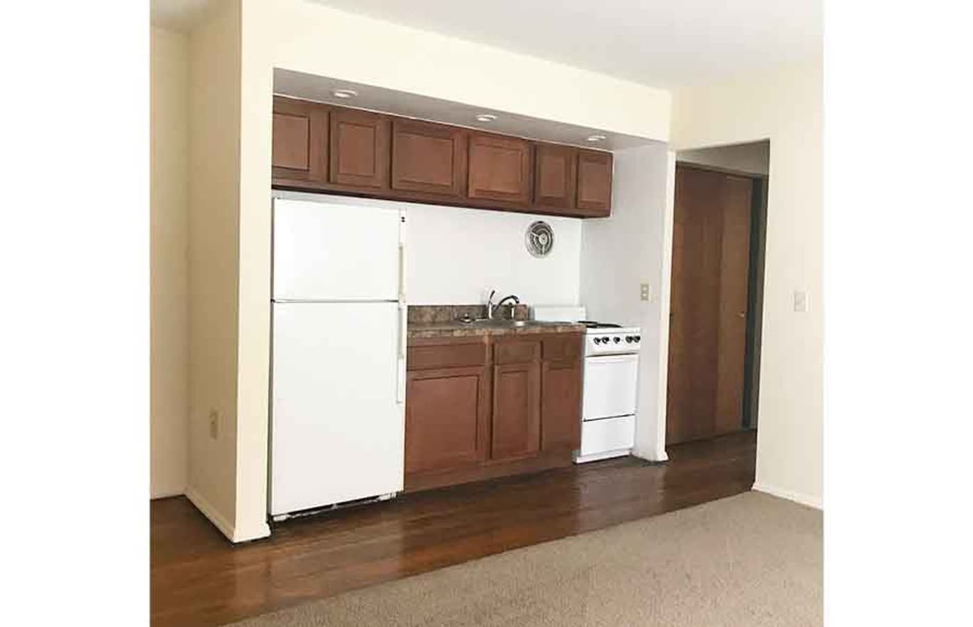 926 Ludlow Avenue - Apartment - 8