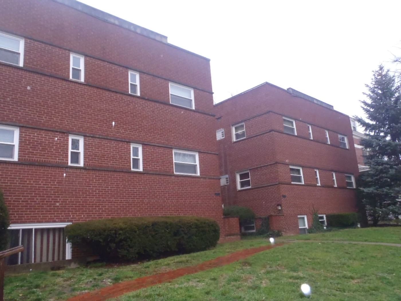 Cincinnati apartments for rent - image - large-2068.jpg