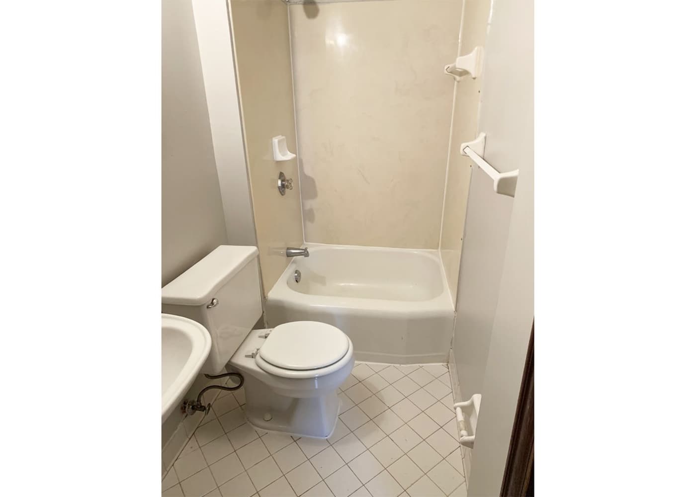 936 Ludlow Avenue - Apartment - 6