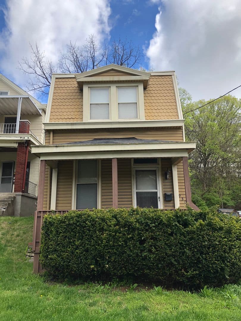 930 Ludlow Avenue - large-2069.jpg