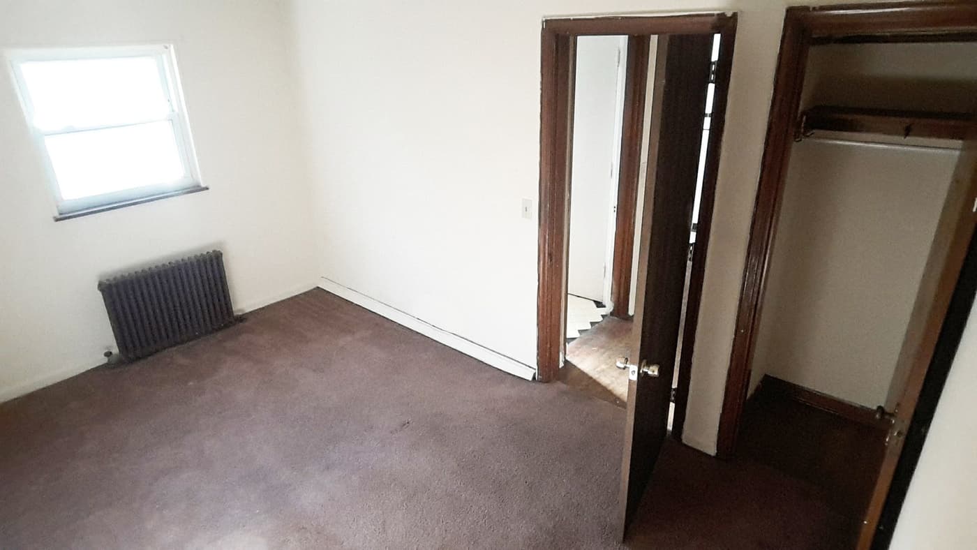 956 Ludlow Avenue - Apartment - 4