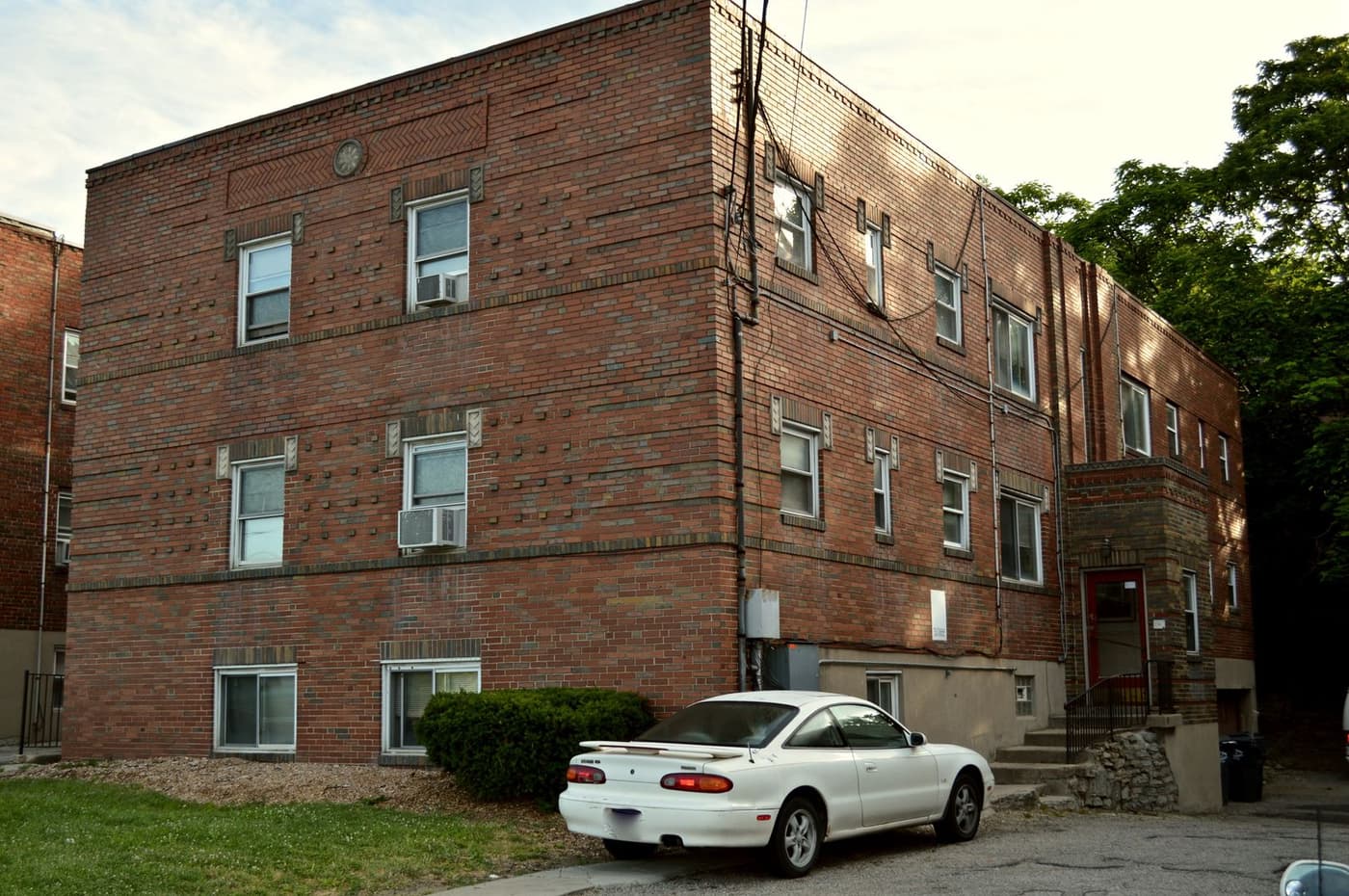 Cincinnati apartments for rent - Property image - 950 Ludlow Avenue - 1