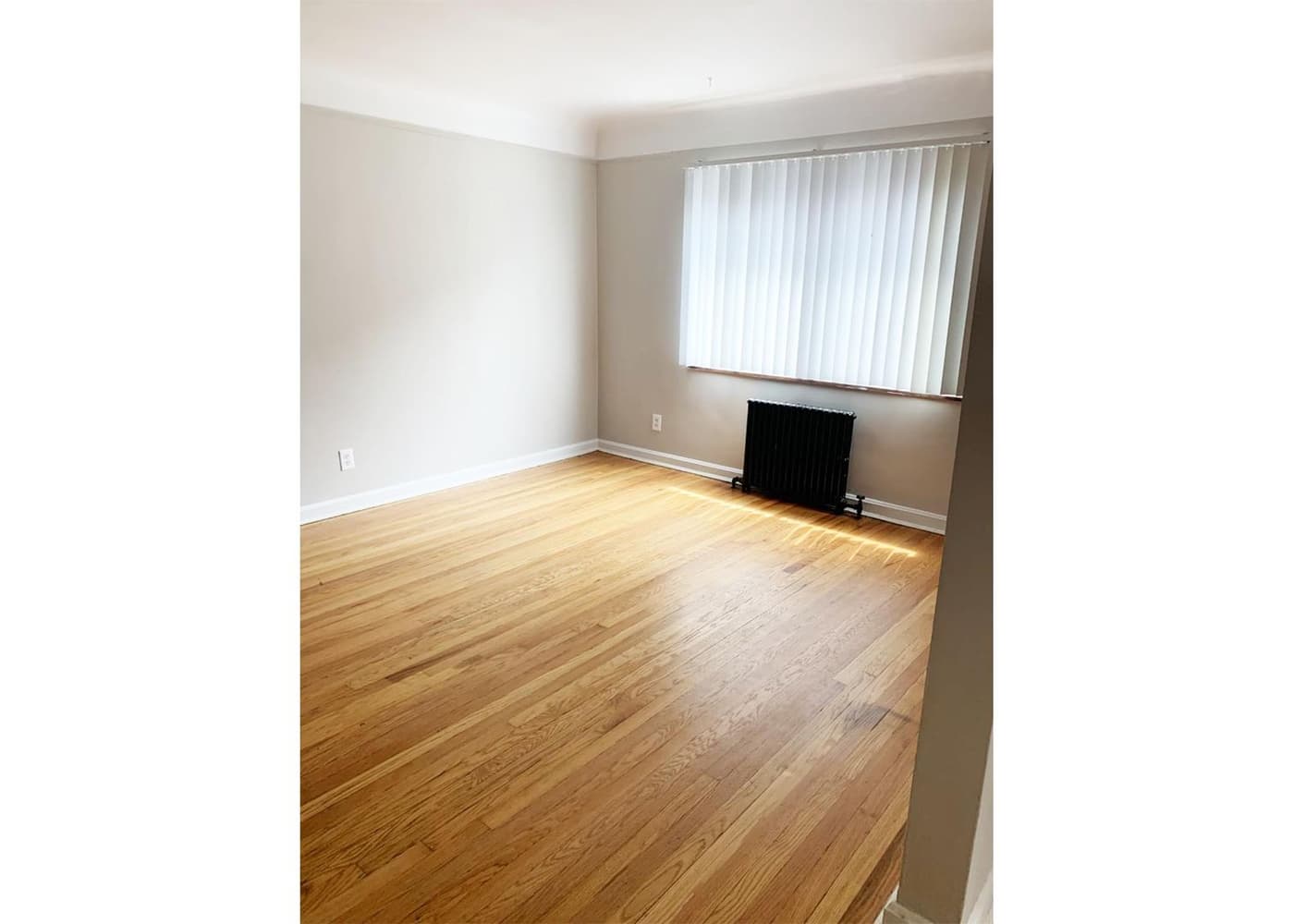 950 Ludlow Avenue - Apartment - 6