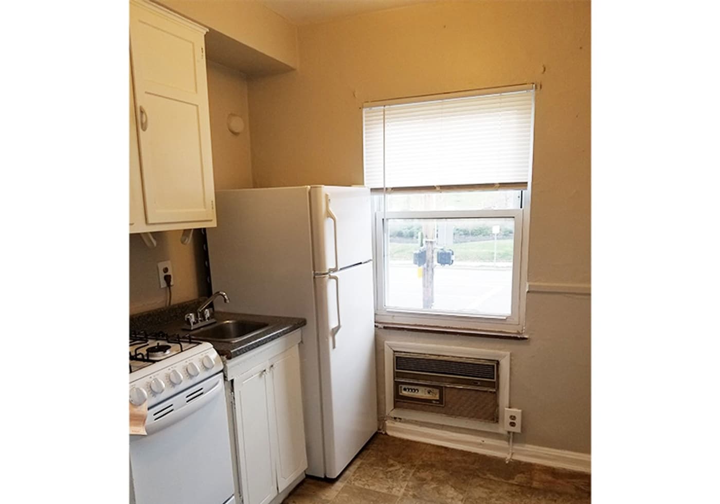 960 Ludlow Avenue - House - 2