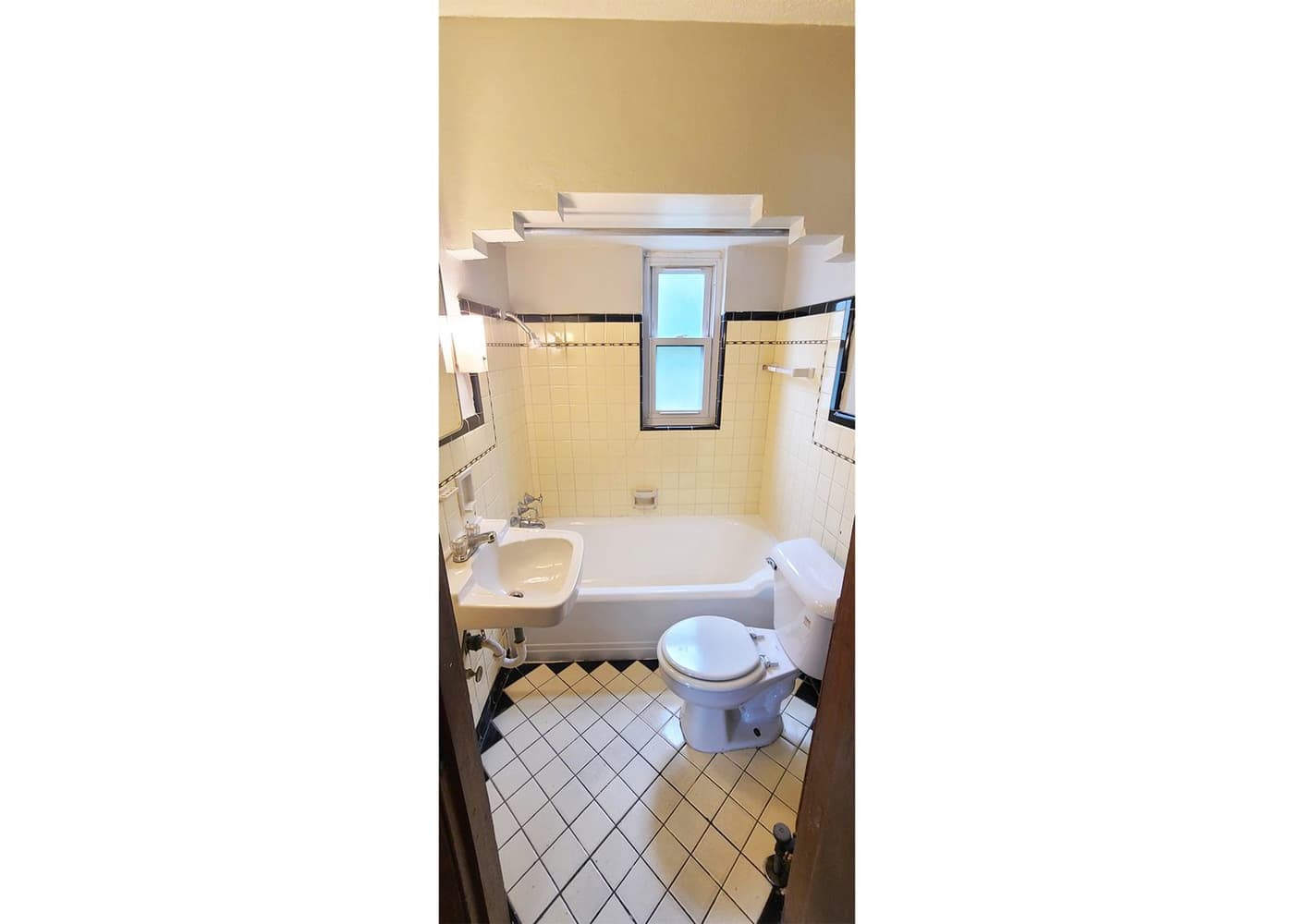 960 Ludlow Avenue - House - 7