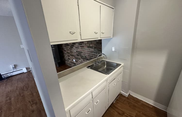 Cincinnati apartments for rent - image - large-2597.jpg