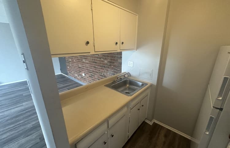 Cincinnati apartments for rent - image - large-966.jpg