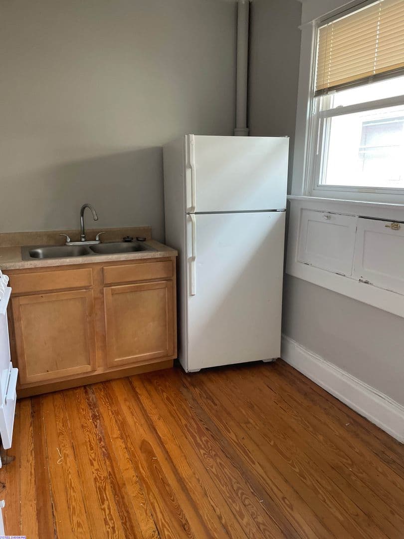 3027 Clifton Avenue - Apartment - 5