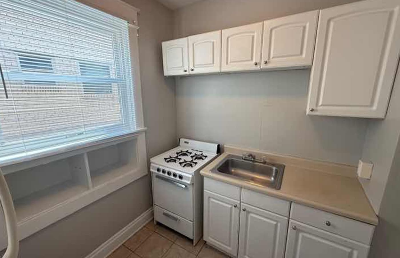 3027 Clifton Avenue - Apartment - 3