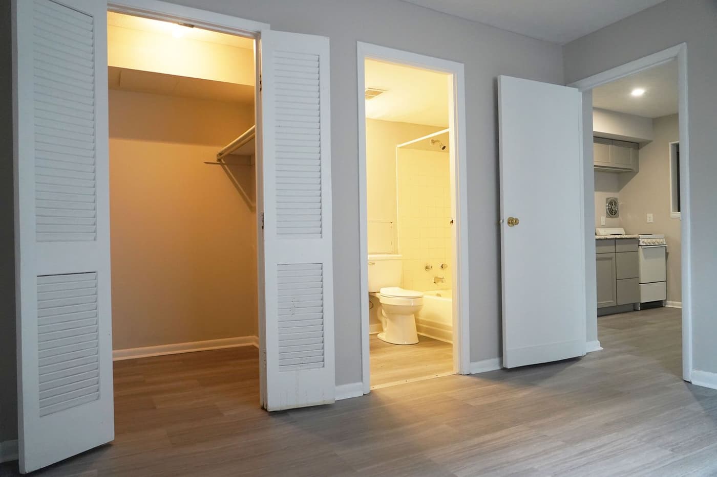 3033 Clifton Avenue - Apartment - 23