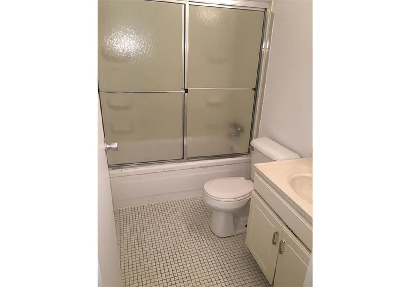 Clifton Woods Apartments - Apartment - 122