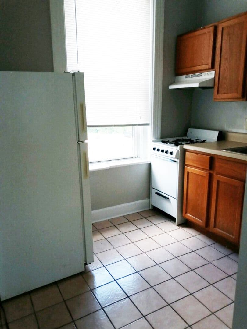 501 Lowell Avenue - Apartment - 3