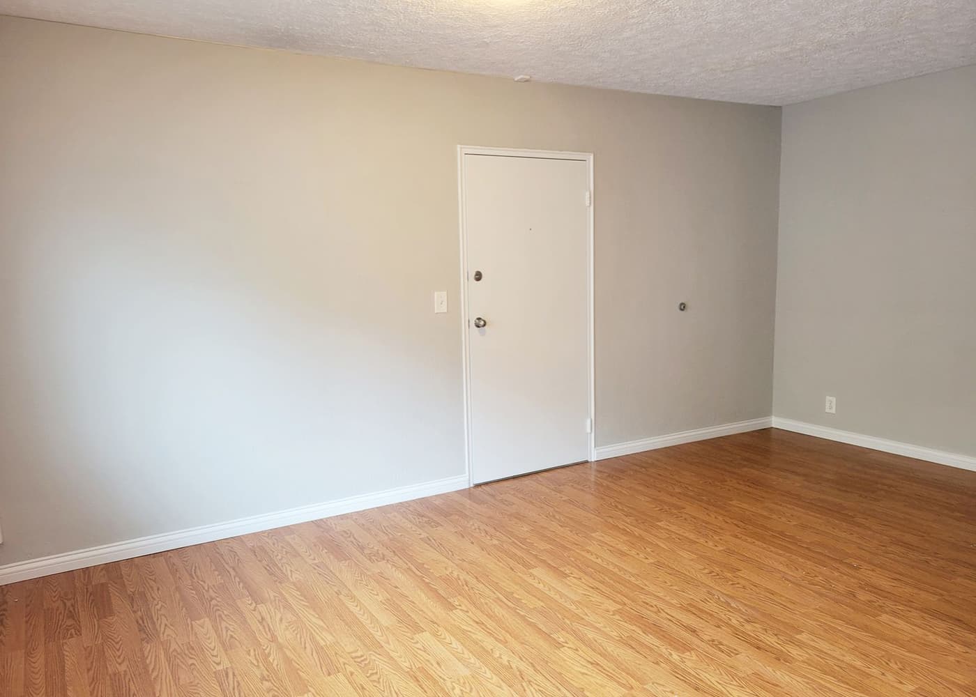 Cincinnati apartments for rent - Property image - 563 Lowell - 3