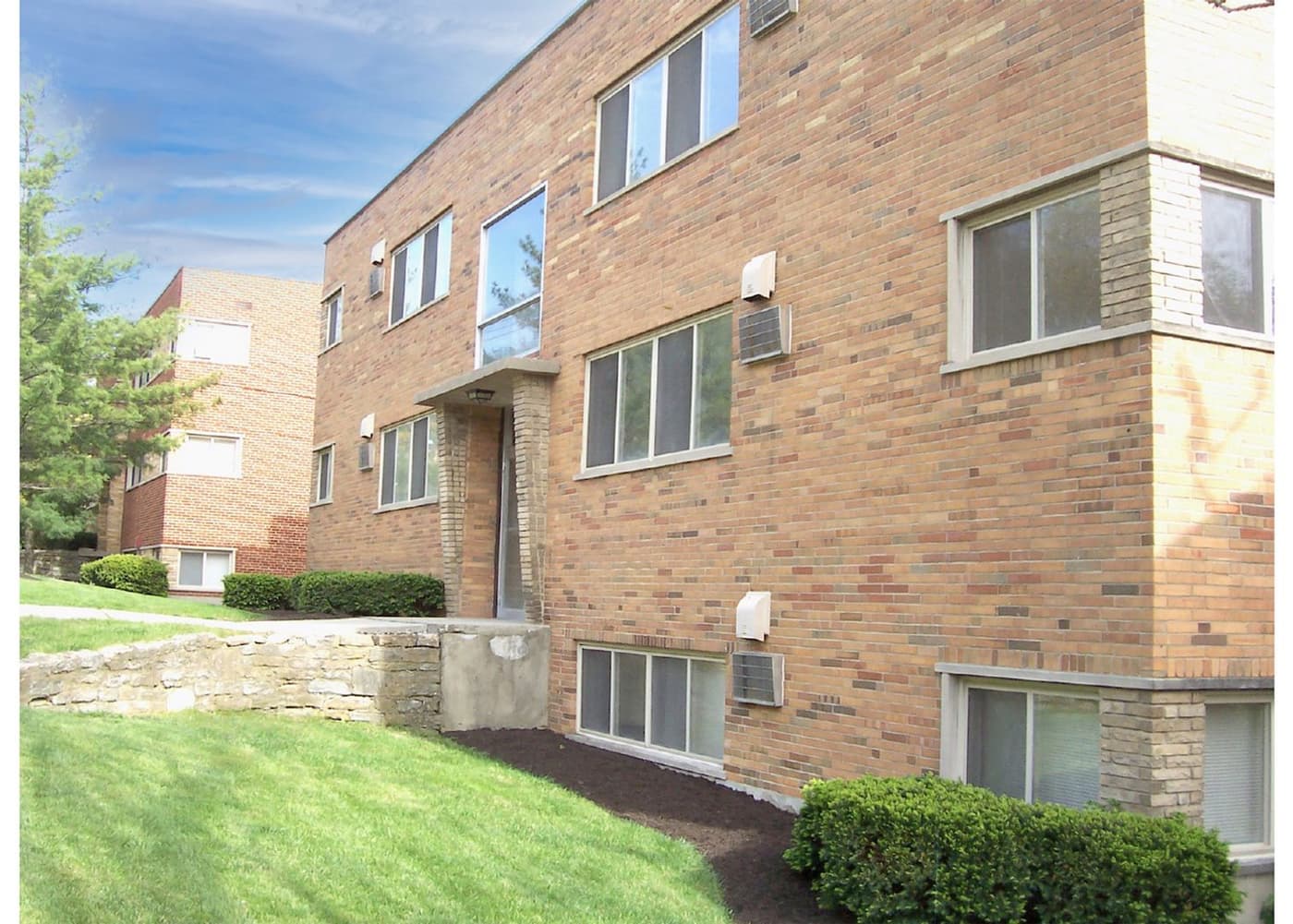 Cincinnati apartments for rent - Property image - 563 Lowell - 1