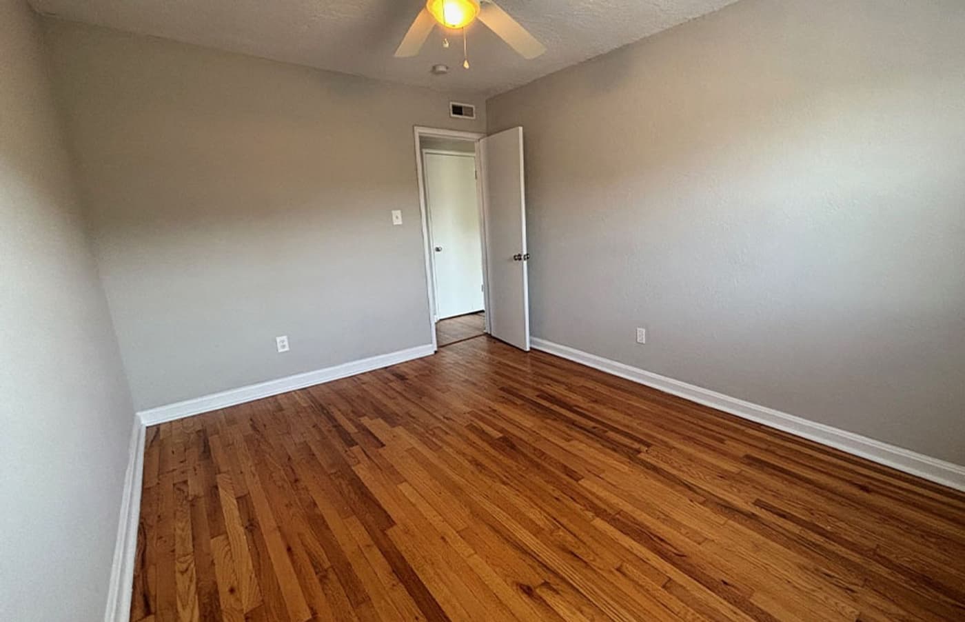 596 Lowell Avenue - Apartment - 9