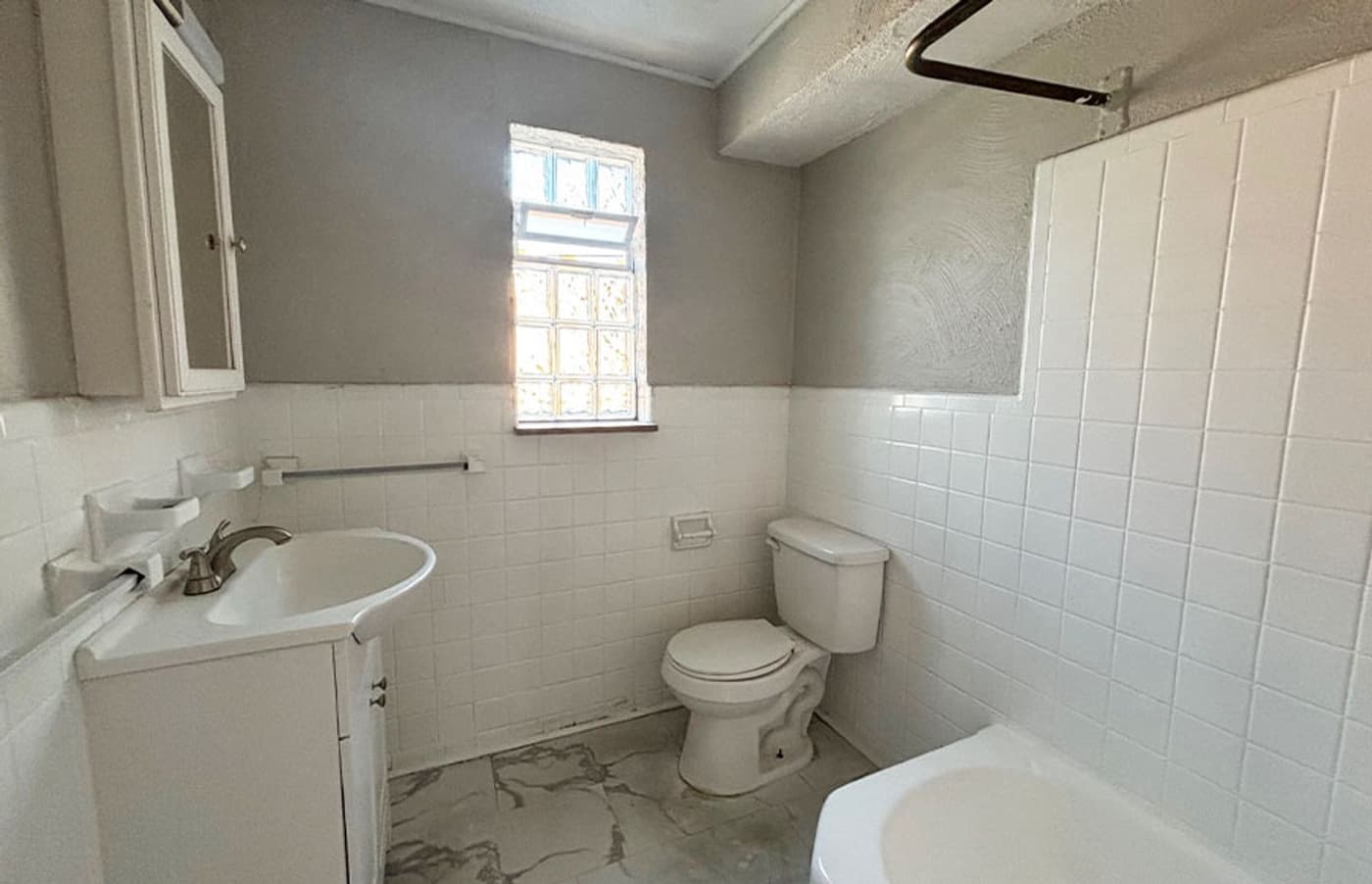 596 Lowell Avenue - Apartment - 15