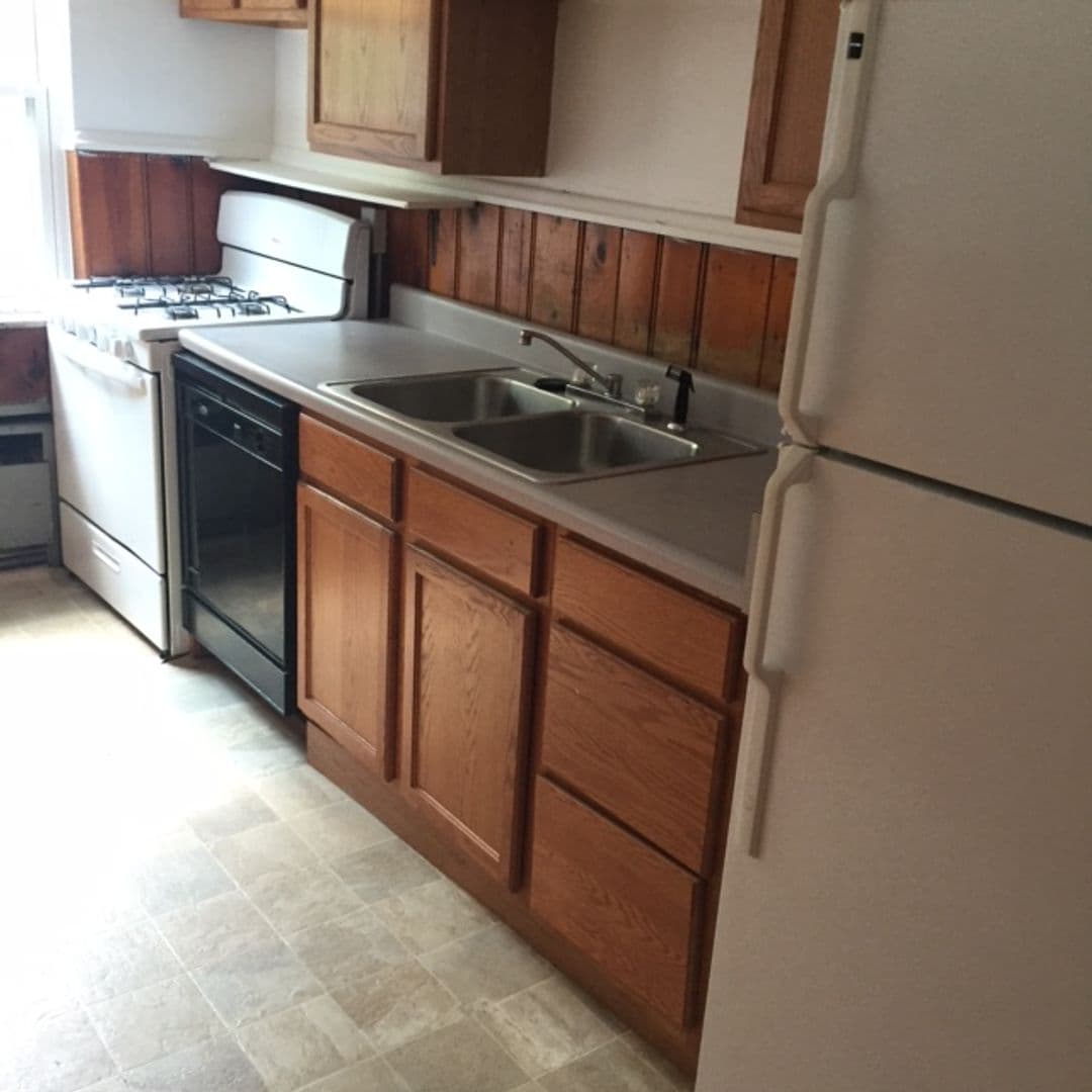596 Lowell Avenue - Apartment - 5
