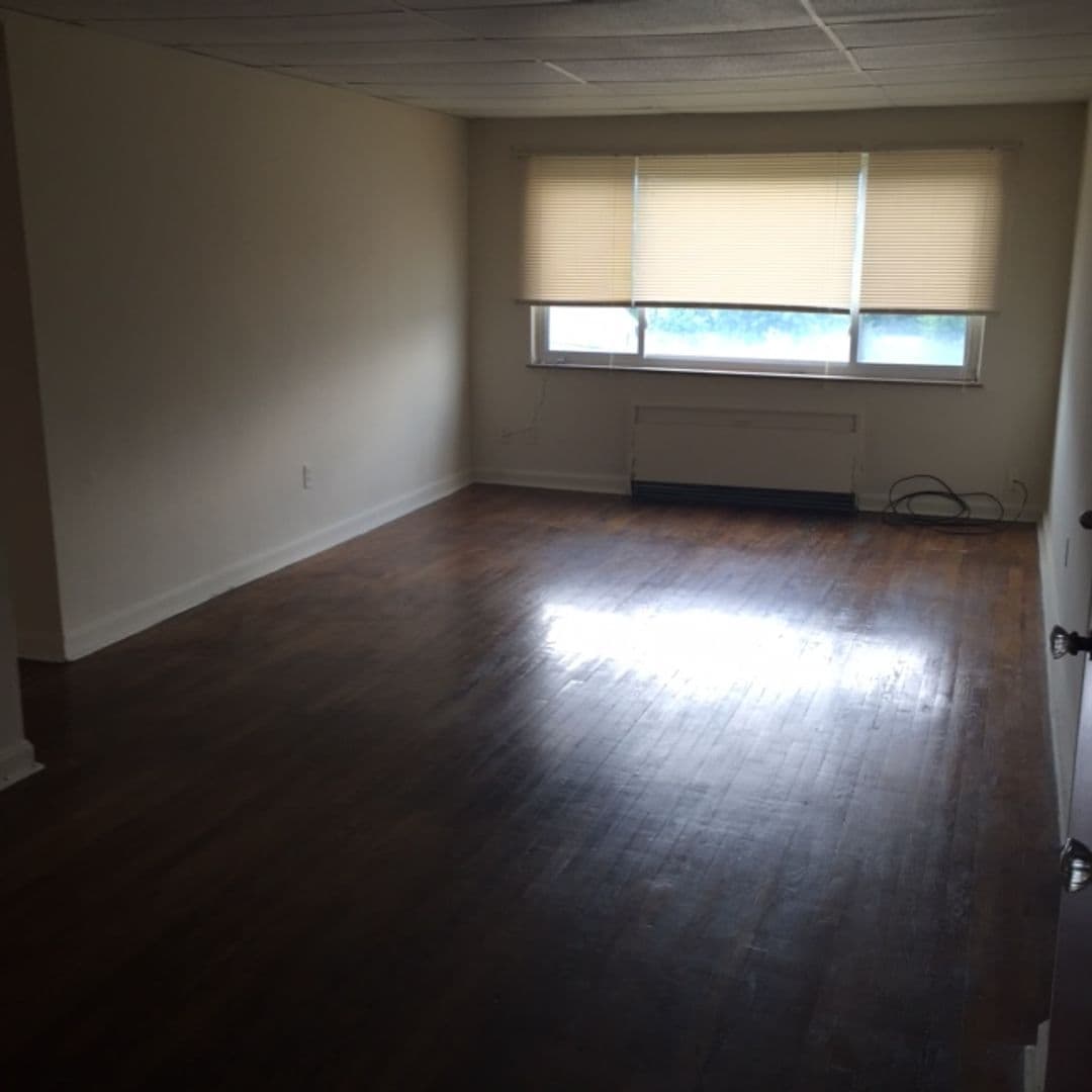 596 Lowell Avenue - Apartment - 26