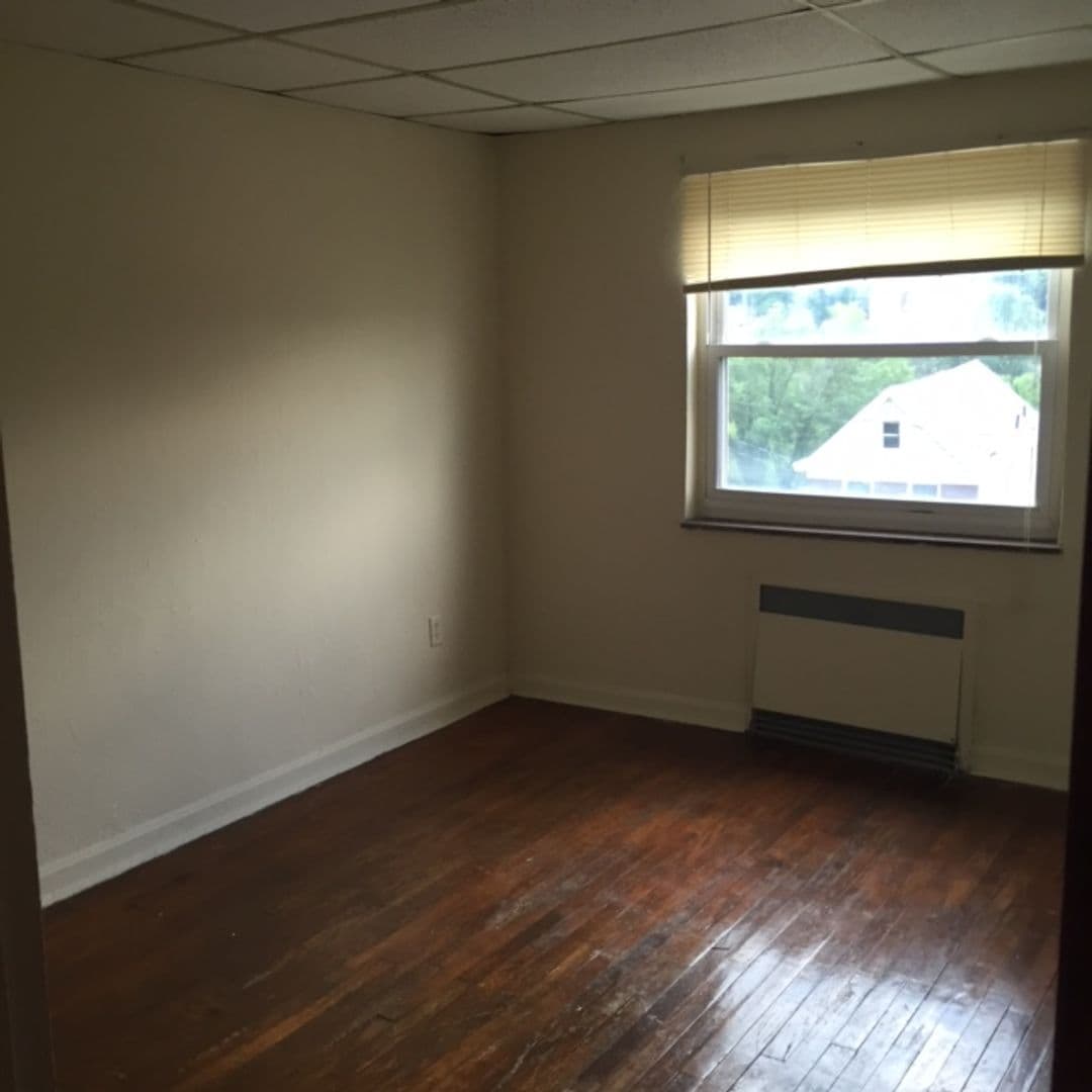 596 Lowell Avenue - Apartment - 11
