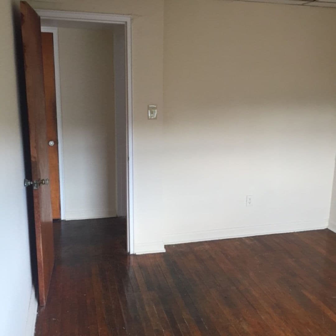 596 Lowell Avenue - Apartment - 27