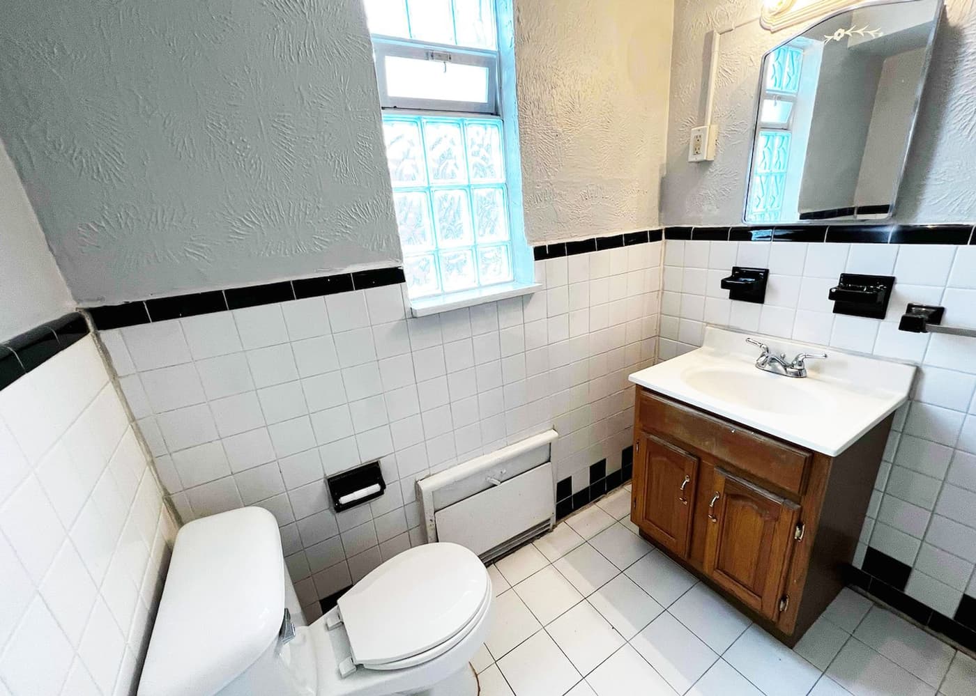 596 Lowell Avenue - Apartment - 19