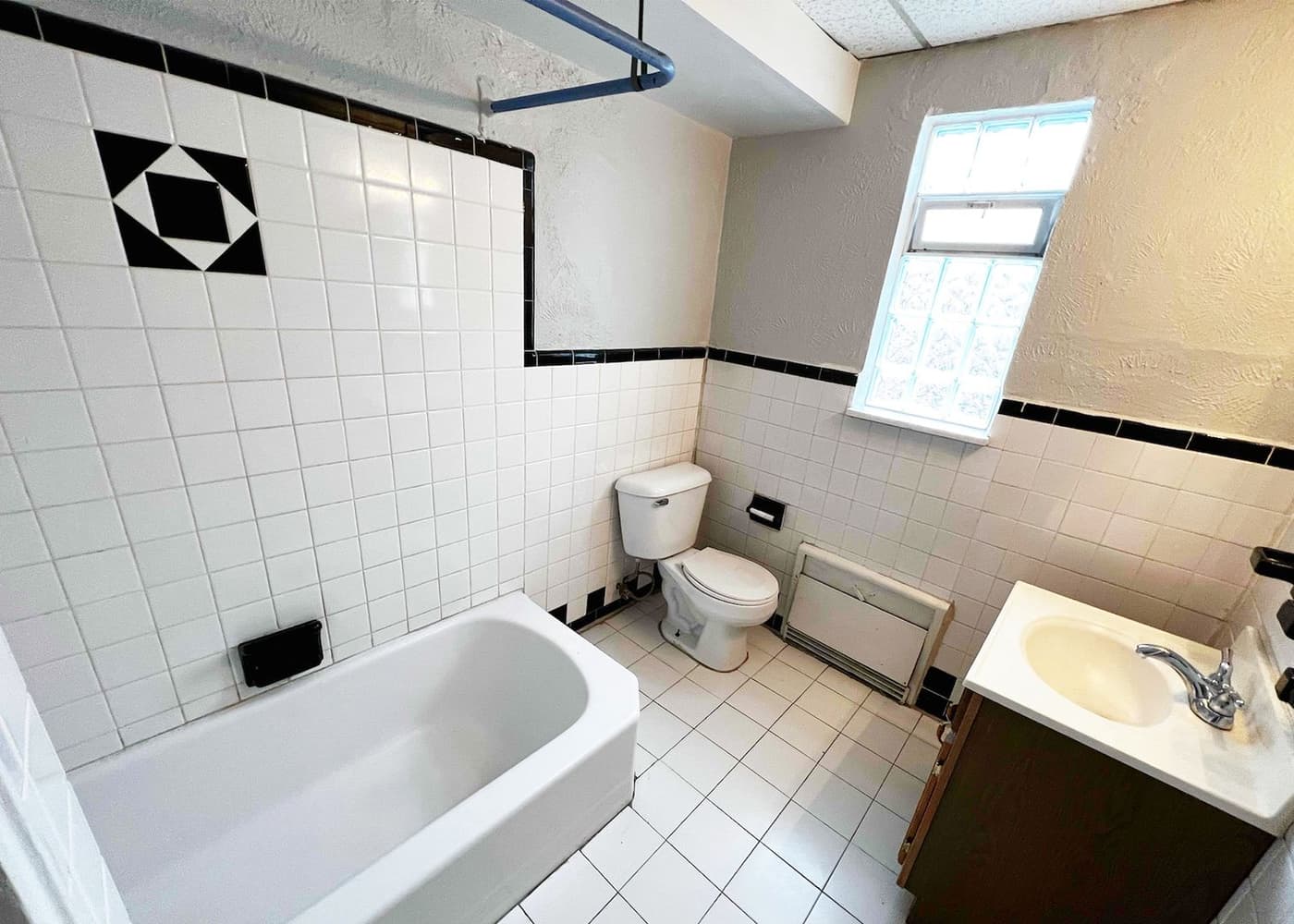 596 Lowell Avenue - Apartment - 20