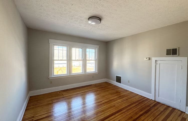 Cincinnati apartments for rent - image - large-3039.jpg