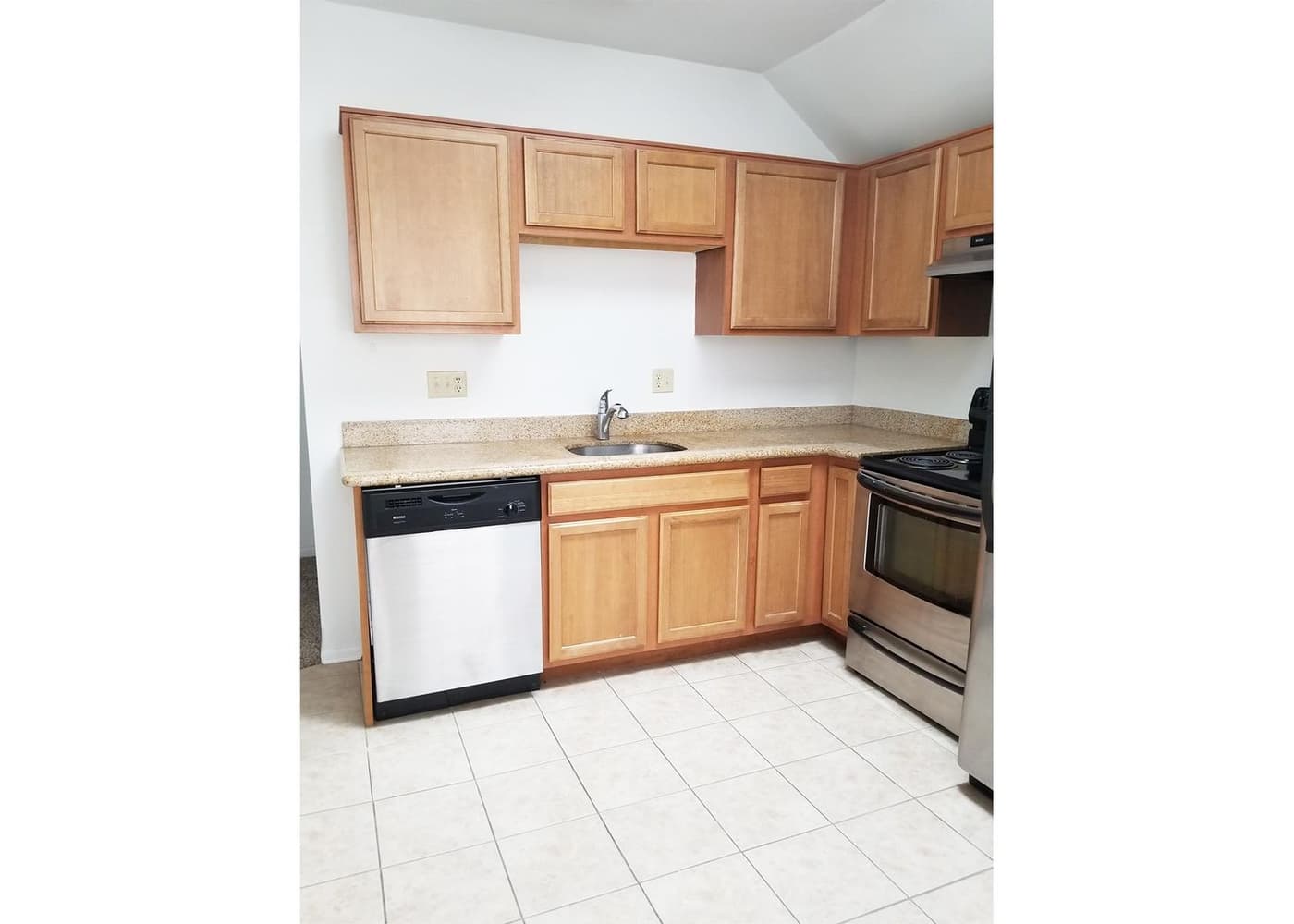 902 Nassau Street - Apartment - 2