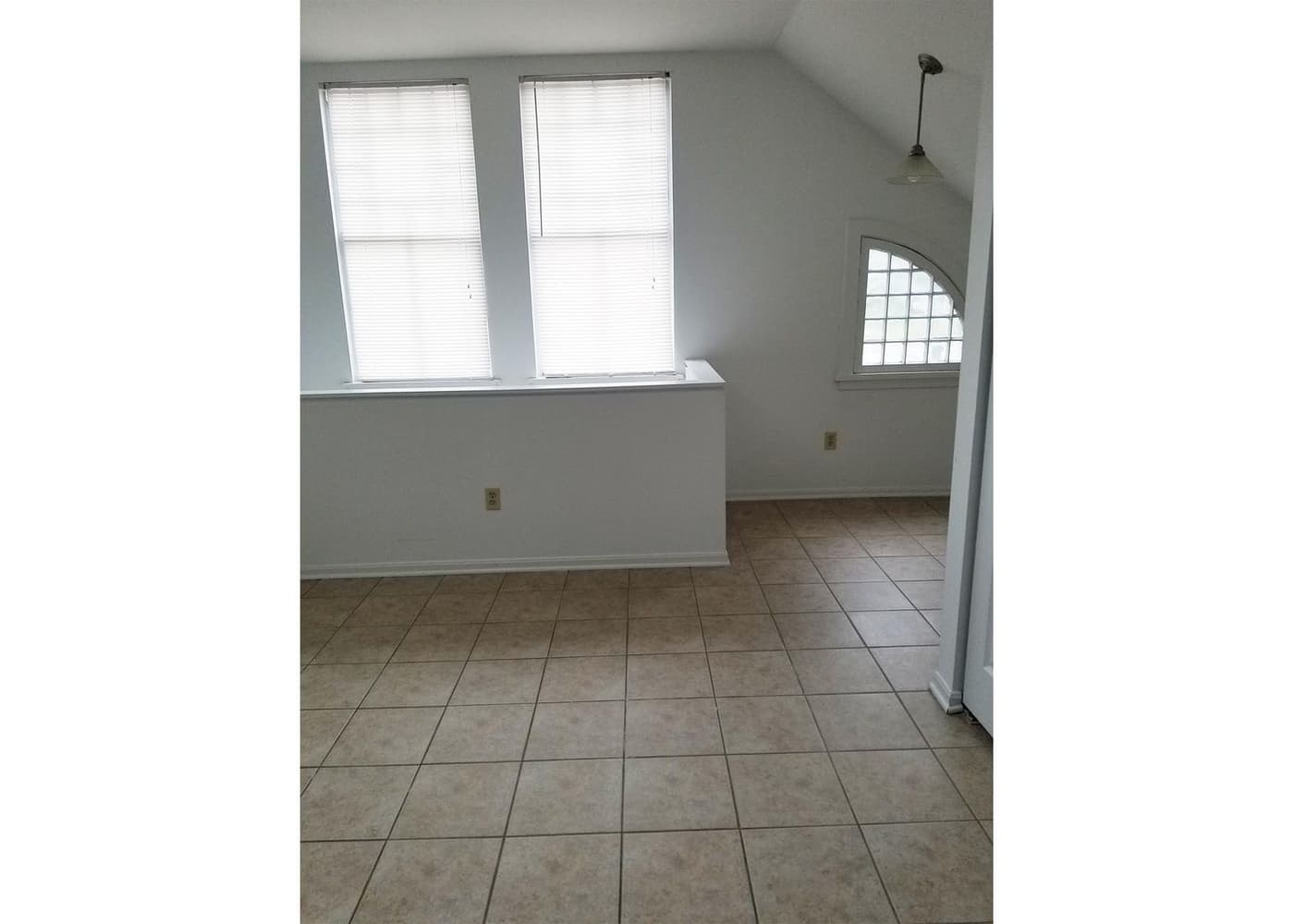 902 Nassau Street - Apartment - 10