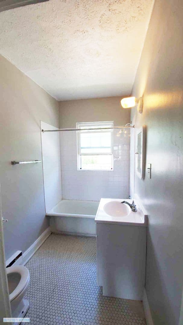 Cincinnati apartments for rent - image - large-3457.jpg