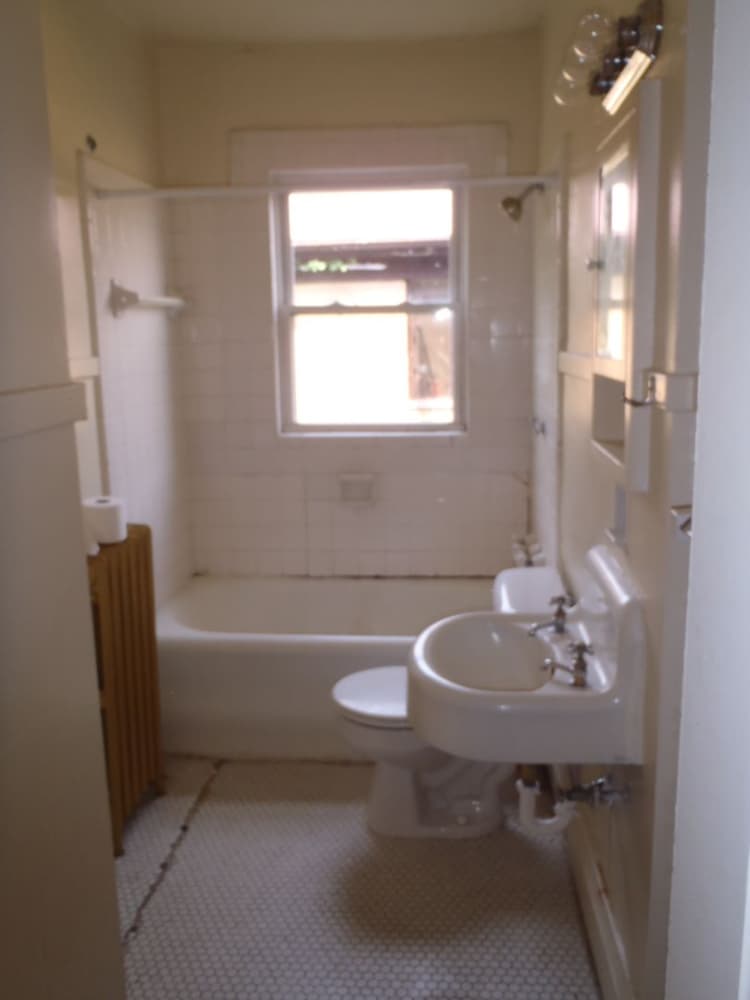 Cincinnati apartments for rent - image - large-3182.jpg