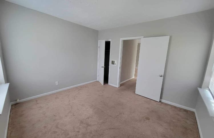 Cincinnati apartments for rent - image - large-2404.jpg