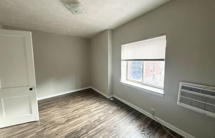 Cincinnati apartments for rent - image - large-3174.jpg
