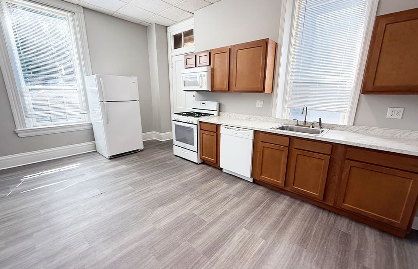 Cincinnati apartments for rent - Property image - 3220 Bishop Street - 2