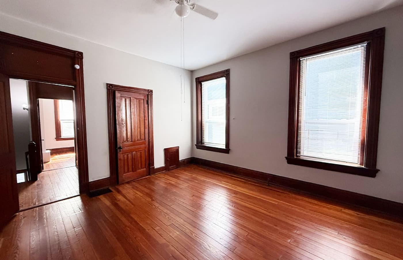 3220 Bishop Street - Apartment - 6