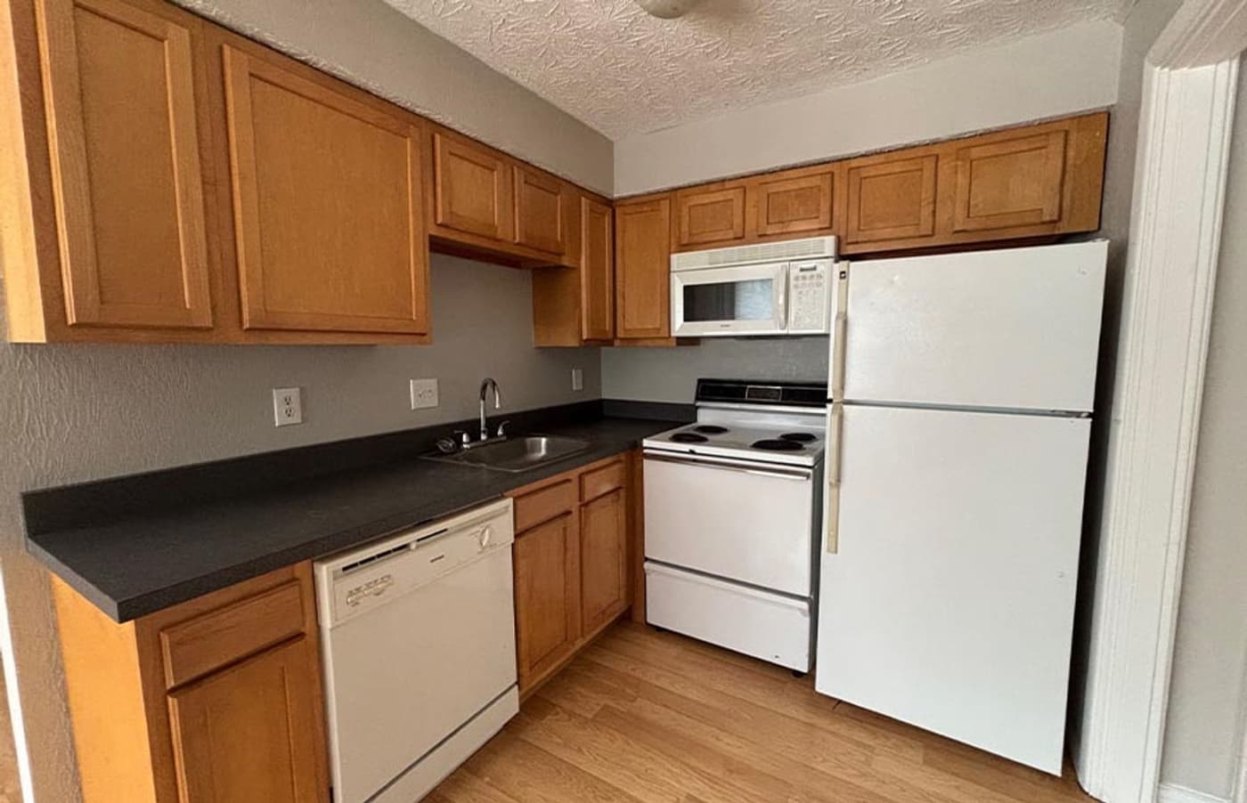 Cincinnati apartments for rent - Property image - 559 Lowell Avenue - 2