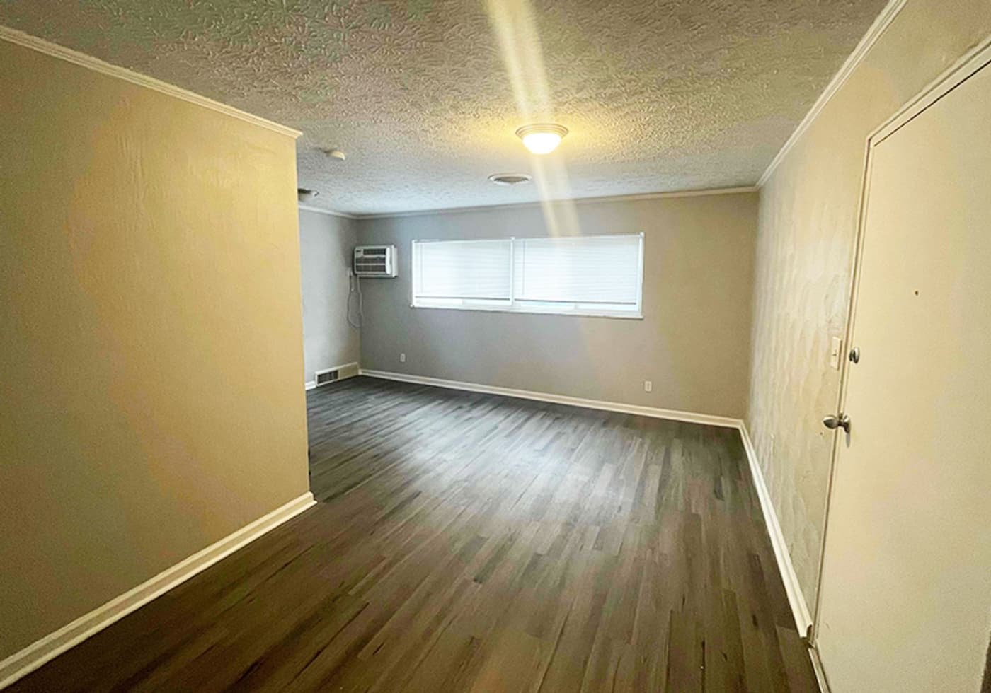 559 Lowell Avenue - Apartment - 6