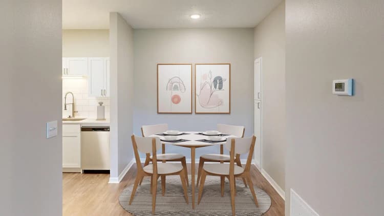 Cincinnati apartments for rent - image - Renovated Dining Room w/ Pantry