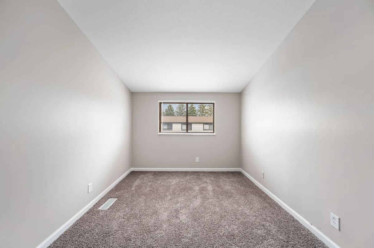 Village Square Townhomes - Apartment - 4