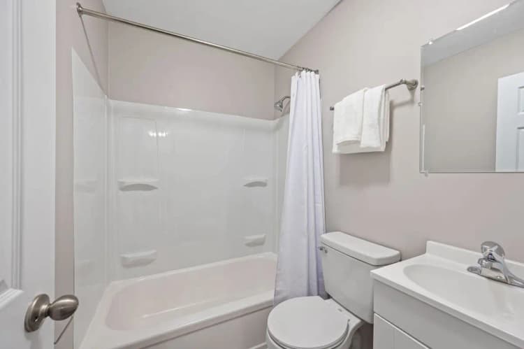 undefined apartments for rent - image - large (17).jpg